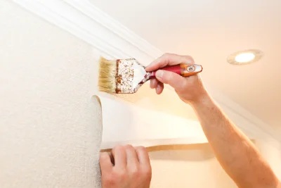 Pose de papier peint à Glanges — revêtements muraux et toiles de verre
